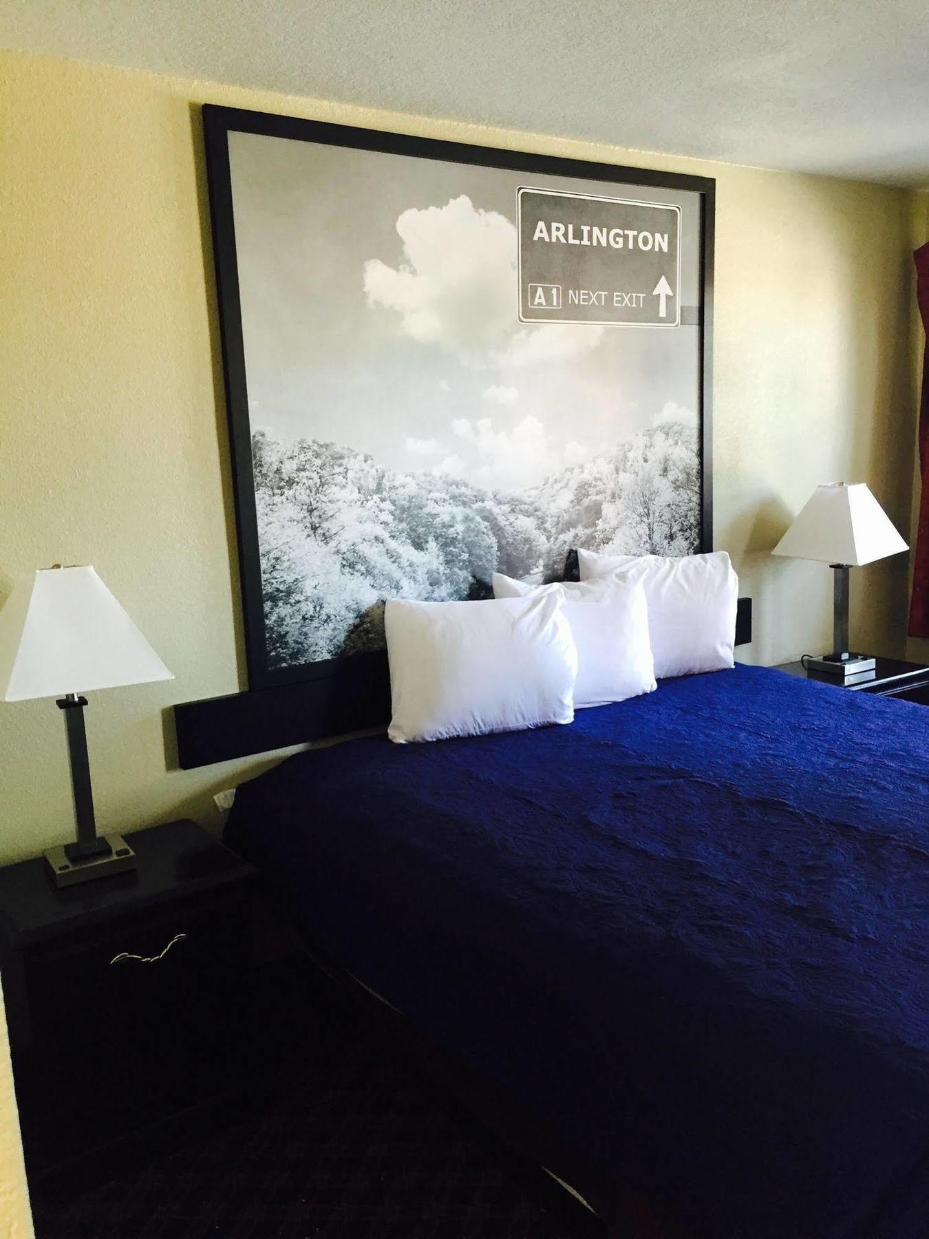 ซูเปอร์ 8 บาย วินด์แฮม อาร์ลิงตัน เนียร์ เอทีแอนด์ที สเตเดียม Hotel ภายนอก รูปภาพ