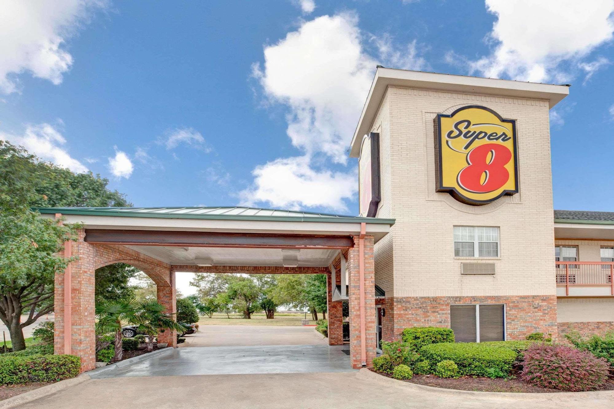 ซูเปอร์ 8 บาย วินด์แฮม อาร์ลิงตัน เนียร์ เอทีแอนด์ที สเตเดียม Hotel ภายนอก รูปภาพ